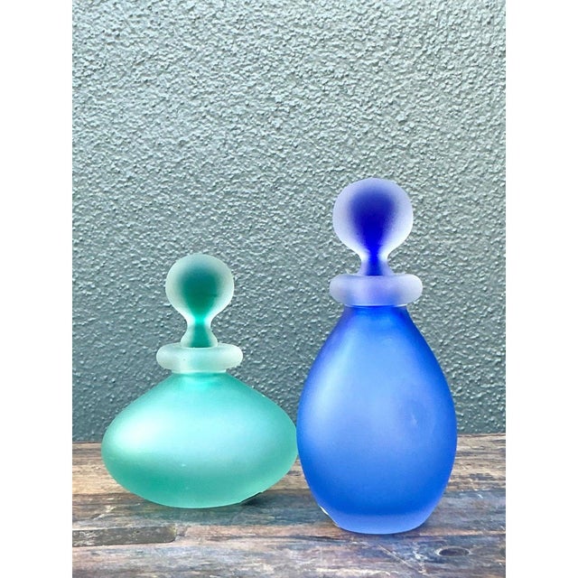 Vintage Boho Art Glass Bottles With Stoppers - Set of 2 For Sale In West Palm - Image 6 of 7