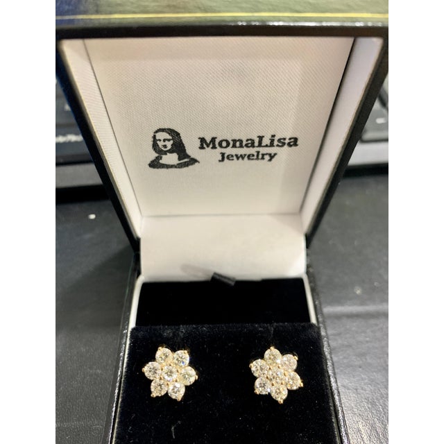 2.80 Carat 7 Diamond Floral Cluster Flower Stud Earrings in 14 Karat Yellow Gold For Sale - Image 4 of 18