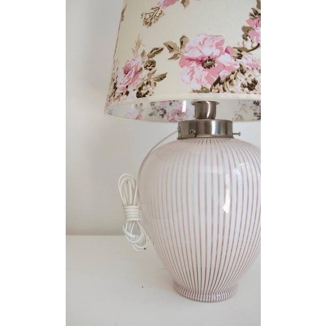 Fabulous Murano glass table lamp. It was produced by master Walter Furlan in the 1980s using the Straight Filigree...