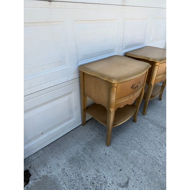 Pair of Vintage French Provincial Louis XV Style Gold Nightstands With Drawers For Sale - Image 4 of 12