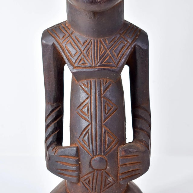 Early 20th Century Ndengese Male Wooden Figure For Sale In Denver - Image 6 of 17