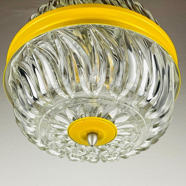 1960s Mid-Century Italian Yellow Pendant Lamp, 1960s For Sale - Image 5 of 17