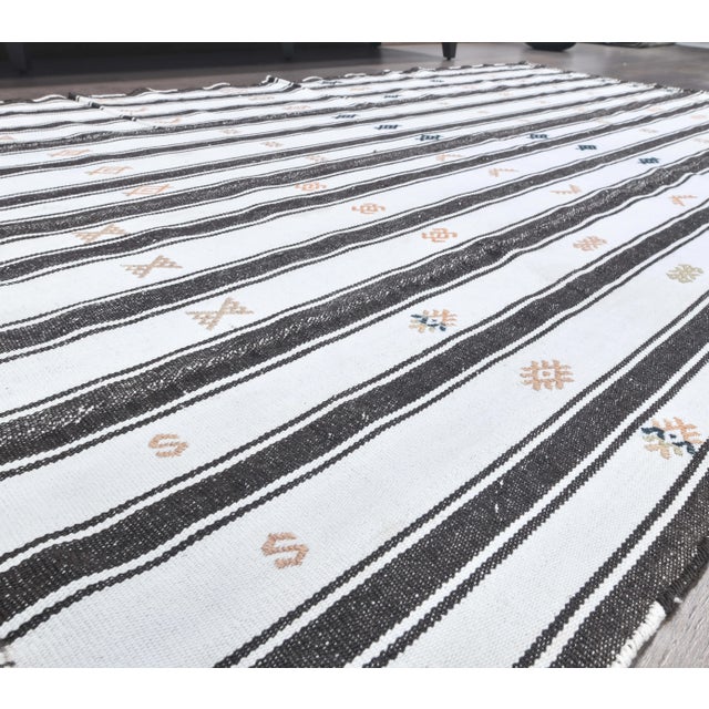 1970s Handwoven Turkish Wool Flatweave Kilim Rug For Sale - Image 4 of 7