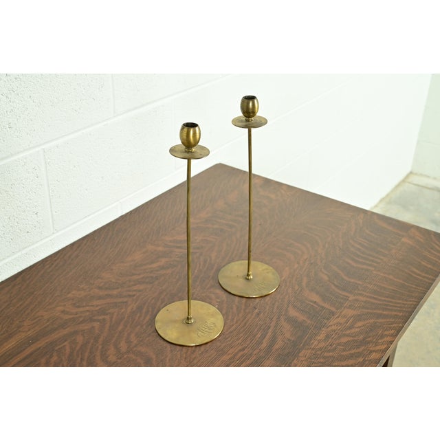 Roycroft Robert Jarvie Style Antique Arts & Crafts Turned Brass Tall Candlesticks, Pair For Sale - Image 4 of 11