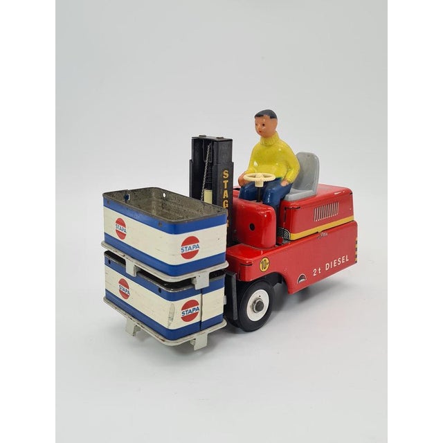 Metal Forklift from Stagor with Boxes from Stapa, Germany, 1960s For Sale - Image 3 of 12