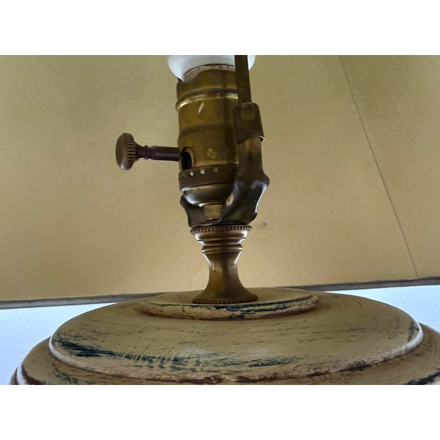 Neoclassical Gilt Patina Red Urn Table Lamp, Late 20th Century For Sale In San Francisco - Image 6 of 12