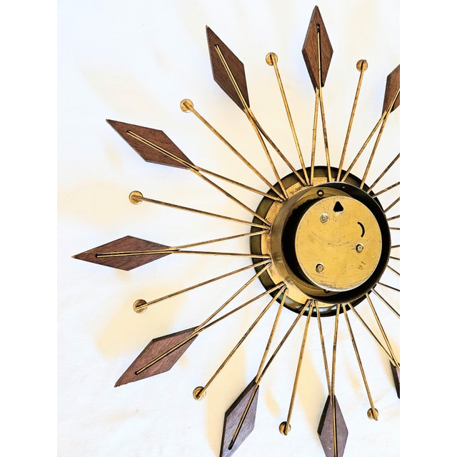1950s MCM Starburst Wall Clock With Key For Sale - Image 6 of 7