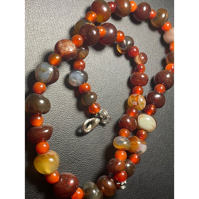 Gemstone Necklace ‘Bing Piao’ Rare Lychee Icey Variety Agate (Mixed With Hematite) From Liangshan. For Sale - Image 4 of 9