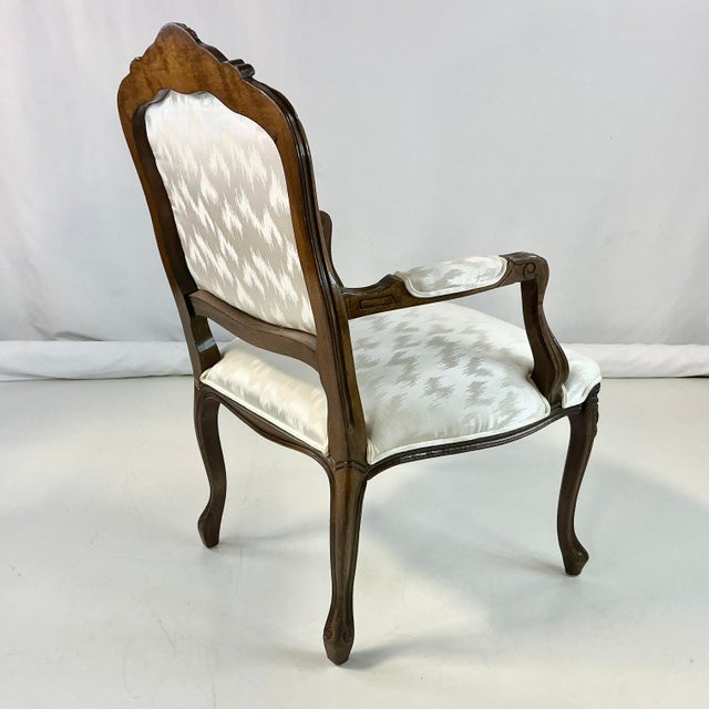 1980s Vintage Hollywood Regency French Provincial Open Arm Bergere Side Chair, Newly Reupholstered For Sale - Image 15 of 17