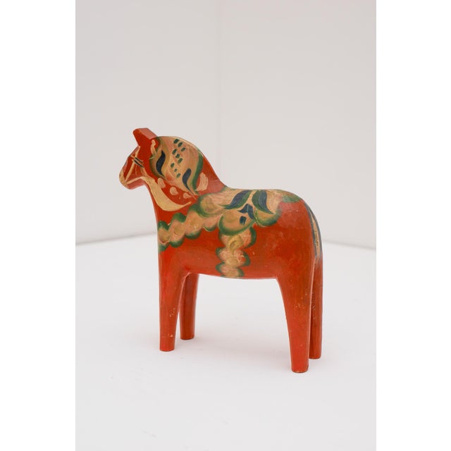 Traditional Swedish Handpainted Dala Horse from Grannas Olsson, Nusnäs, 1950s For Sale - Image 3 of 11