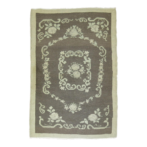 Hand Knotted Gray Floral Motif Mid-20th Century Scatter Size Rug