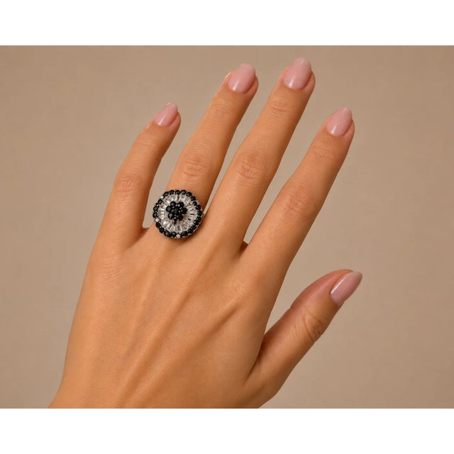 Art Deco Late 20th Century Size 7 14K White Gold Black Diamond Floral Flower Ring For Sale - Image 3 of 3