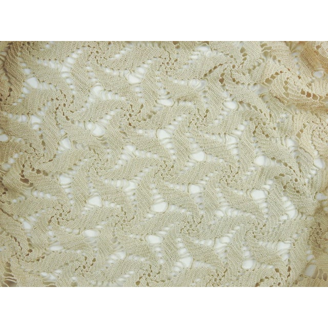 Hand Crochet Ecru Pin Wheel Pattern Table Cloth or Bedspread For Sale - Image 4 of 9