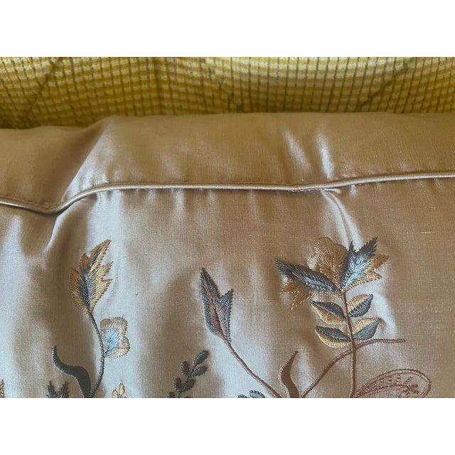 1980s Vintage European Embroidered Silk Taffeta Cushions- Set of 2 For Sale - Image 5 of 12