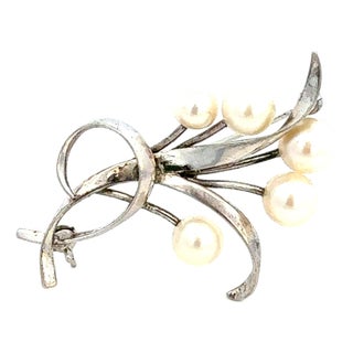 1990s Mikimoto Akoya Pearl Brooch 6.15 Mm Sterling Silver Estate M456 For Sale