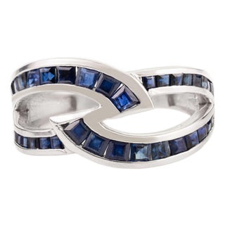 Modernist Square-Cut Blue Sapphire Interloped Band Ring Crafted in Sterling Silver - Size 7 For Sale