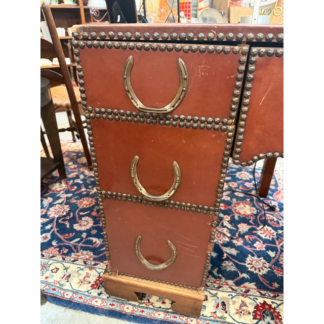 Mid-Century Western Campaign Leather-Clad Horseshoe Desk For Sale In Atlanta - Image 6 of 9