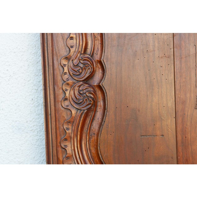 A single door like this one is proof that even the parts of a piece nobody was meant to touch daily got the full attention...