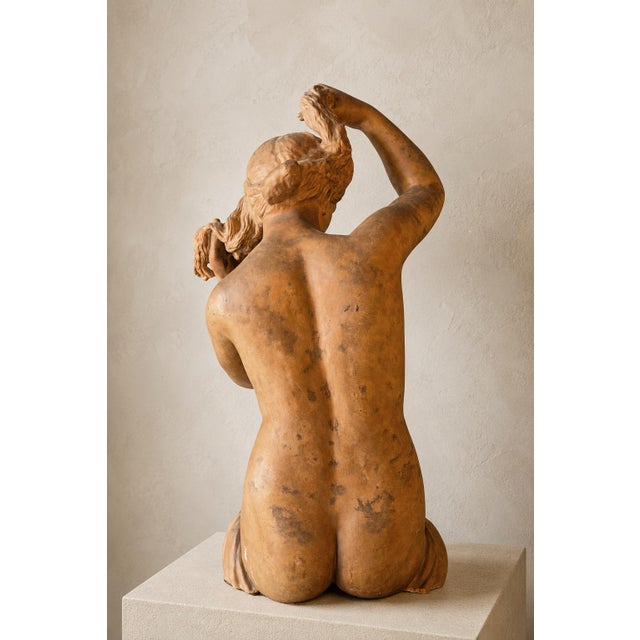 1940s Italian Artist, Large Female Sculpture of Venus Anadyomene, 20th Century, Patinated Terracotta For Sale - Image 5 of 11
