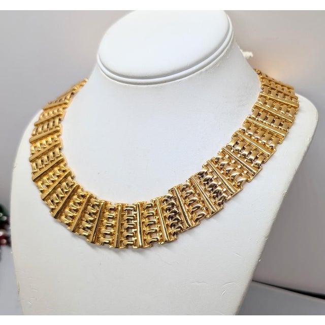 Metal Vintage Signed Napier Goldtone Interlocking Link Wide Collar Necklace For Sale - Image 7 of 10