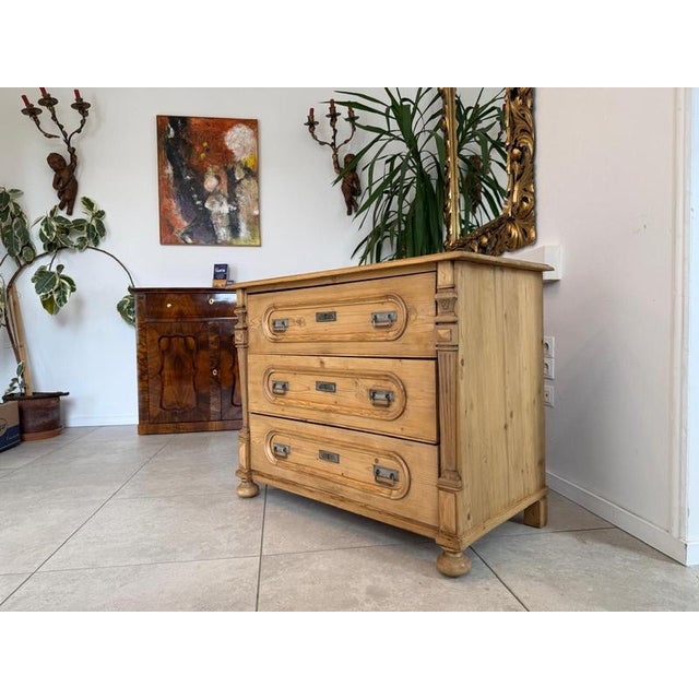 Original Restored Gründerzeit 3-Drawer Chest of Drawers Dimensions: Height x Width x Depth 83 x 105 x 55 cm Original,...