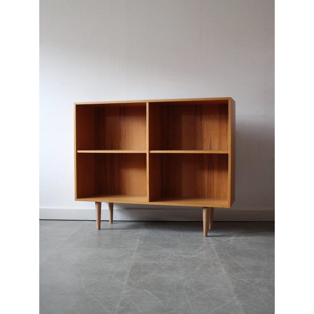 Mid-Century Modern Vintage Danish Bookcase in Oak, 1960s For Sale - Image 3 of 9