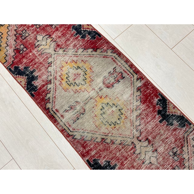 1960s Mid 20th Century Anatolian Oushak Door Mat Rug For Sale - Image 5 of 5