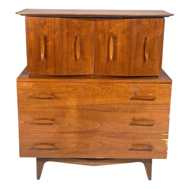 Young Manufacturing, Highboy Dreser, Walnut, Usa, 1960s For Sale