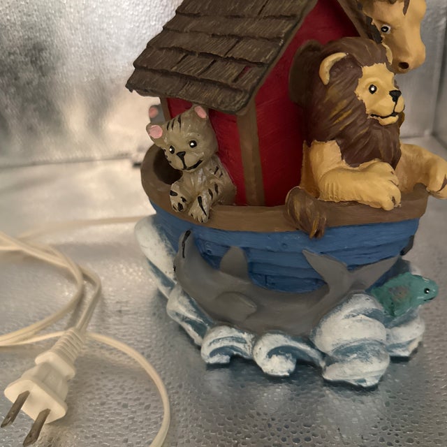 Vintage Hand Painted Resin Noah’s Ark Lamp For Sale - Image 10 of 12