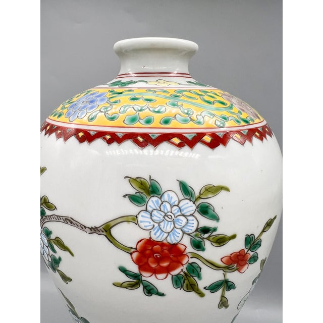Large Hand-Painted Chinese Famille Verte Porcelain Vase With Phoenix – Chinoiserie / Asian Traditional For Sale - Image 12 of 12