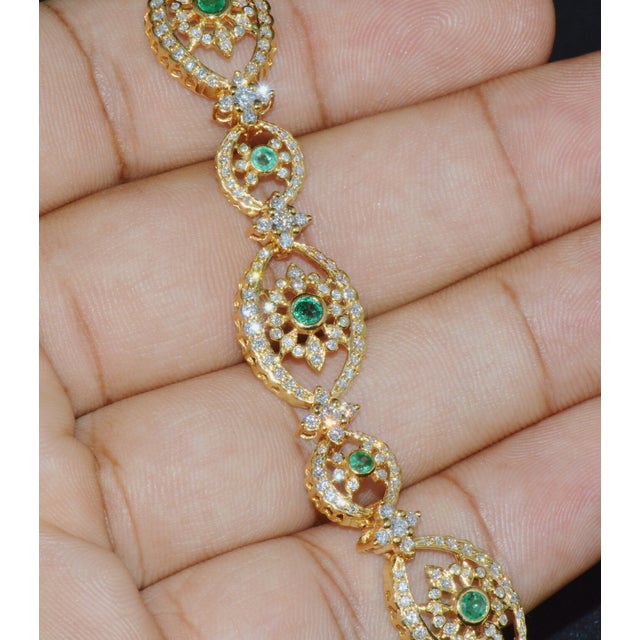 Certified Natural 5.2cts vs F Diamond Emerald 18k Solid Gold Bracelet For Sale - Image 12 of 12
