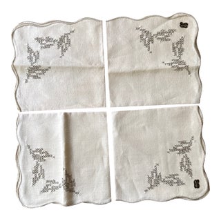 Vintage Mid Century Modern Bucilla All Linen Luncheon Napkins, Drawn Thread Embroidery, Scalloped Edges - Set of Four For Sale