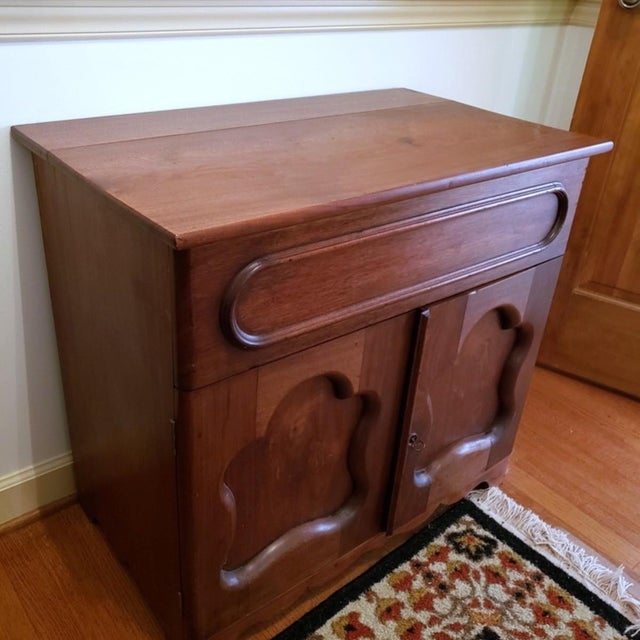 Late 19th Century American Country Lift-Top Dry Sink Cabinet For Sale - Image 4 of 10