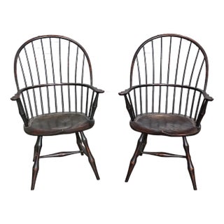 Late 20th Century Pair of d.r. Dimes Sack Back Windsor Arm Chairs Bench Made Black Crackle Finish For Sale