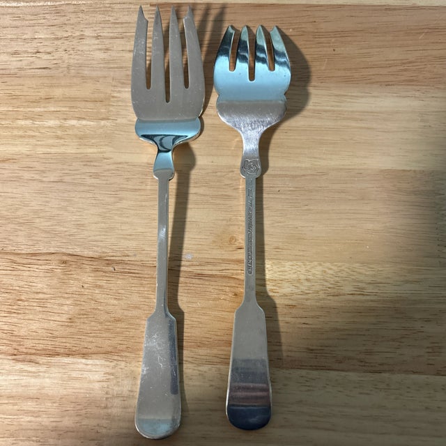 Traditional Early 19th Century Bailey, Banks & Biddle Fiddle Handle Serving Meat Forks For Sale - Image 3 of 4