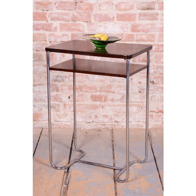 1930s Bauhaus Czech Side Table in Walnut and Chrome from Mücke Melder, 1930s For Sale - Image 5 of 10