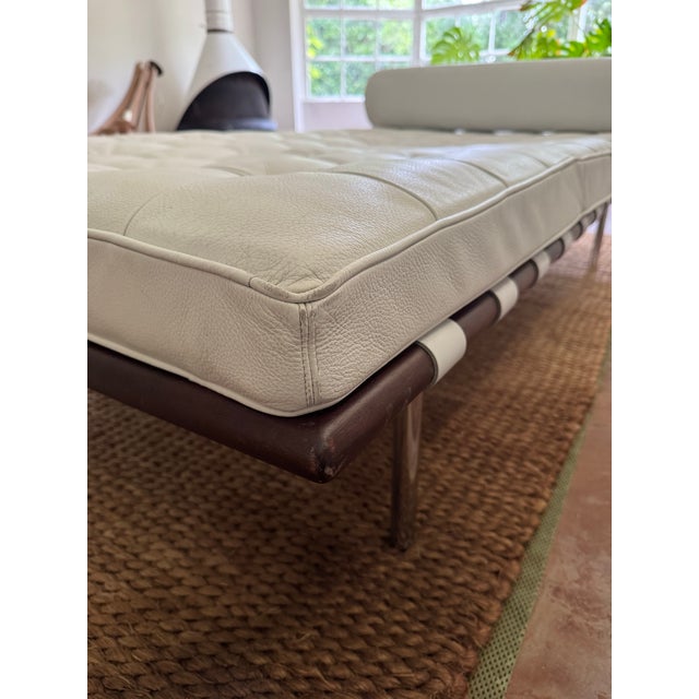 White Barcelona Daybed in the Style of Ludwig Mies Van Der Rohe, Germany 1970's For Sale - Image 8 of 11