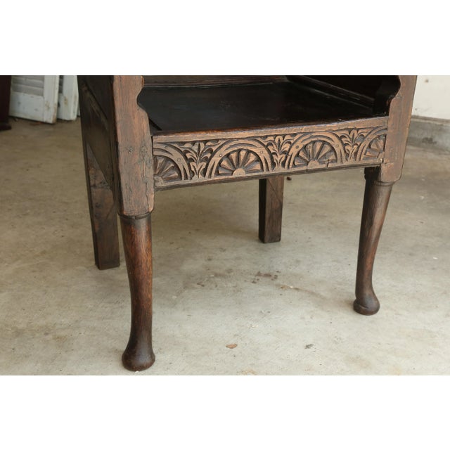 English 18th-Century Georgian Oak Wainscot Manor Chair For Sale - Image 3 of 10