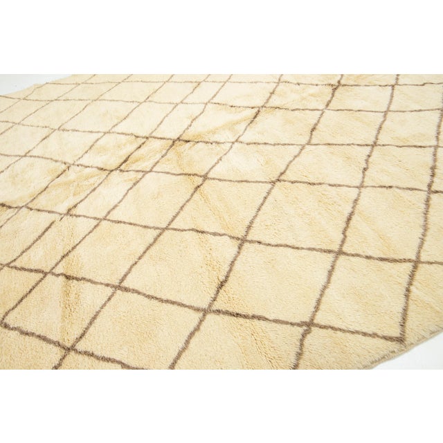 Textile Geometric Modern Ivory Wool Rug Moroccan Style With a Tribal Pattern For Sale - Image 7 of 10