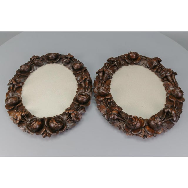 Oval Carved Walnut Picture Frames with Flowers, 1920s, Set of 2 For Sale - Image 10 of 18