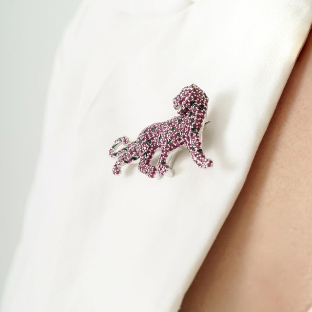 Mid 20th Century Retro Pavé Set Ruby Panther Brooch - Unisex Gift for Animal Lovers For Sale - Image 6 of 13
