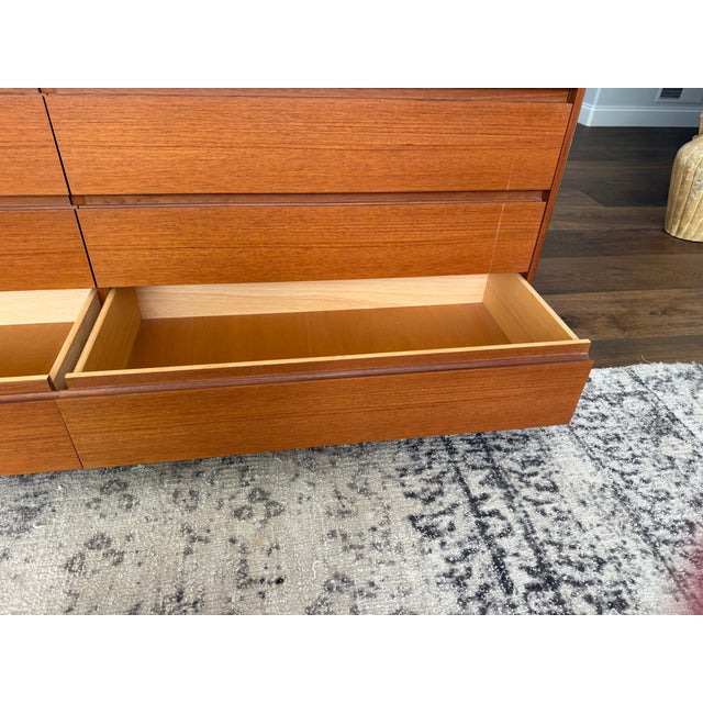 Vintage Danish Modern Teak 10-Drawer Dresser by Nordisk Andels-Eksport (Denmark) For Sale - Image 12 of 16