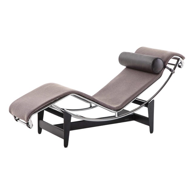 4 Durable Continuously Adjustable Chaise Lounge by Le Corbusier for Cassina For Sale