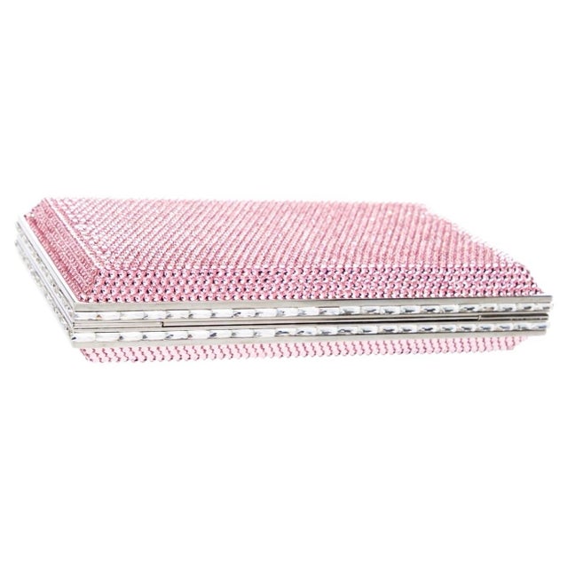 2020s Judith Leiber Rose Quartz Crystal Minaudiere Evening Clutch Shoulder Bag For Sale In Los Angeles - Image 6 of 10