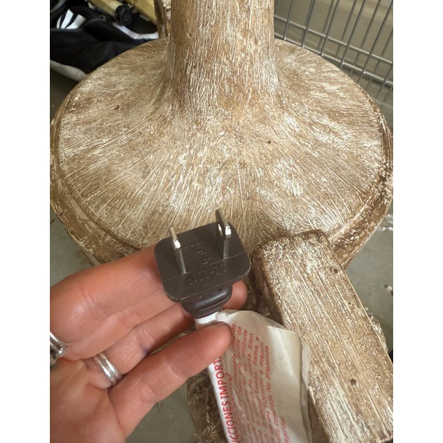 Neoclassical 1970s Hollywood Regency Urn Lamp For Sale - Image 3 of 3