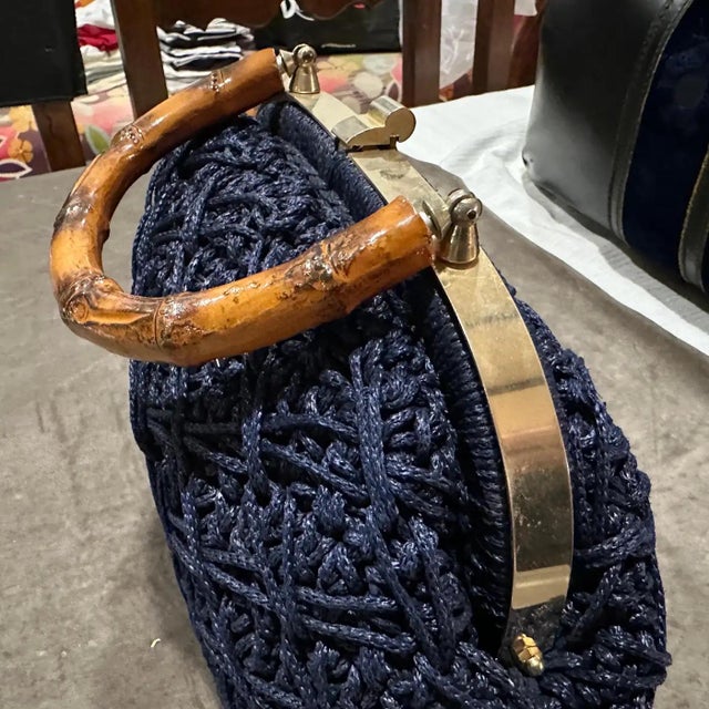 1970s Blue Woven Fabric Brass and Bamboo Italian Top Handle Bag For Sale - Image 11 of 12