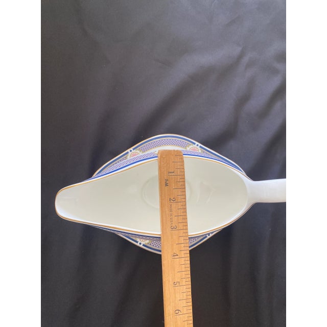 Wedgwood Late 20th Century Wedgwood Waverley Bone China Gravy Boat and Under-Plate Mint Condition For Sale - Image 4 of 12