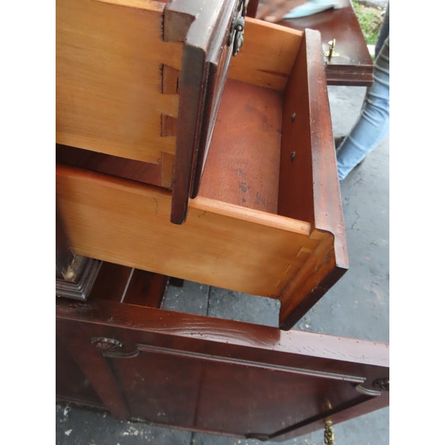 Brown Union National Flame Mahogany 2 Part Breakfront China Display Cabinet 6666 For Sale - Image 8 of 18