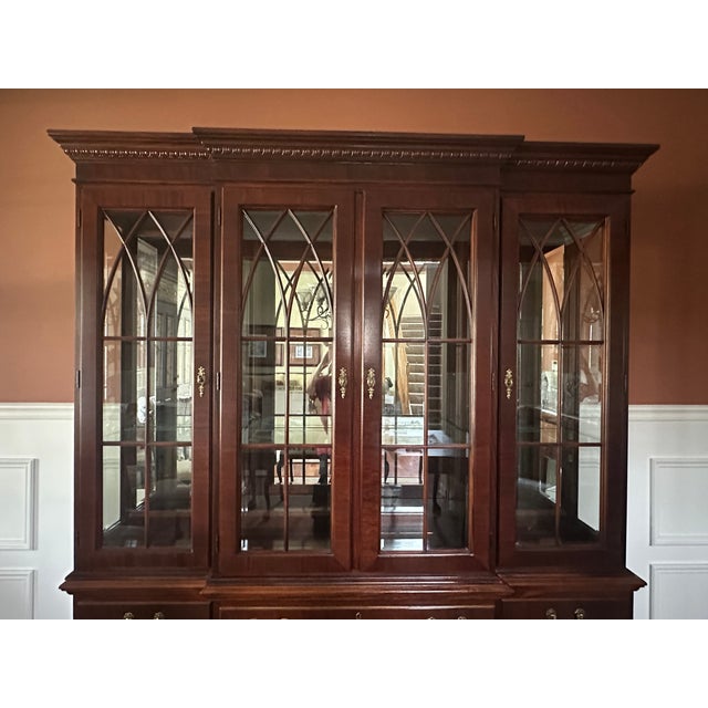 Ethan Allen Ethan Allen Vintage Mahogany China Cabinet For Sale - Image 4 of 10