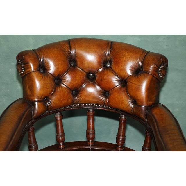 Antique Captain's Desk Chair in Brown Leather, 1880 For Sale - Image 3 of 18
